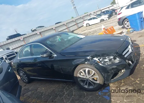 2017 Mercedes-Benz C 300 Luxury/Sport из США, поврежденный, VIN 55SWF4JB7HU220408